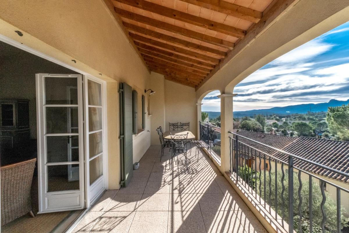 Balcon ou terrasse dans l'établissement Les Appartements et Maisons du Domaine de Saint Endréol Golf & Spa Resort