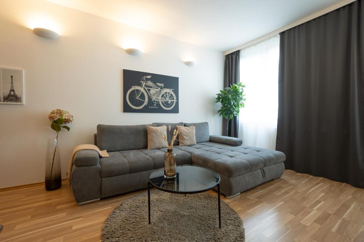 Charming Apartment with Balcony, Close to Stephansdom Cathedral - Housity