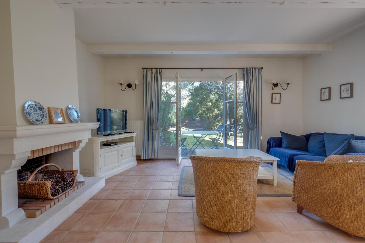 Coin salon dans l'établissement Les Appartements et Maisons du Domaine de Saint Endréol Golf & Spa Resort