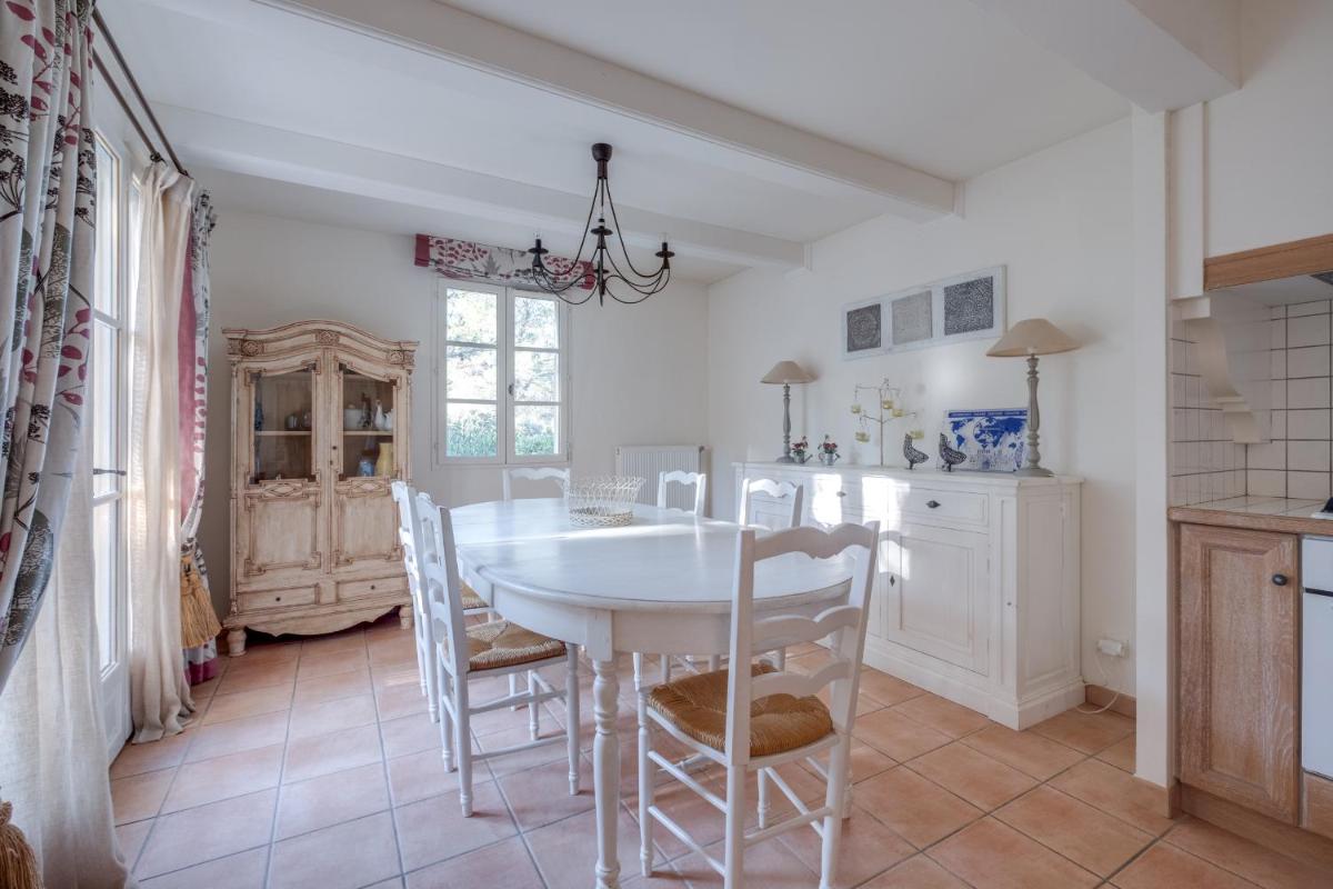 Cuisine ou kitchenette dans l'établissement Les Appartements et Maisons du Domaine de Saint Endréol Golf & Spa Resort