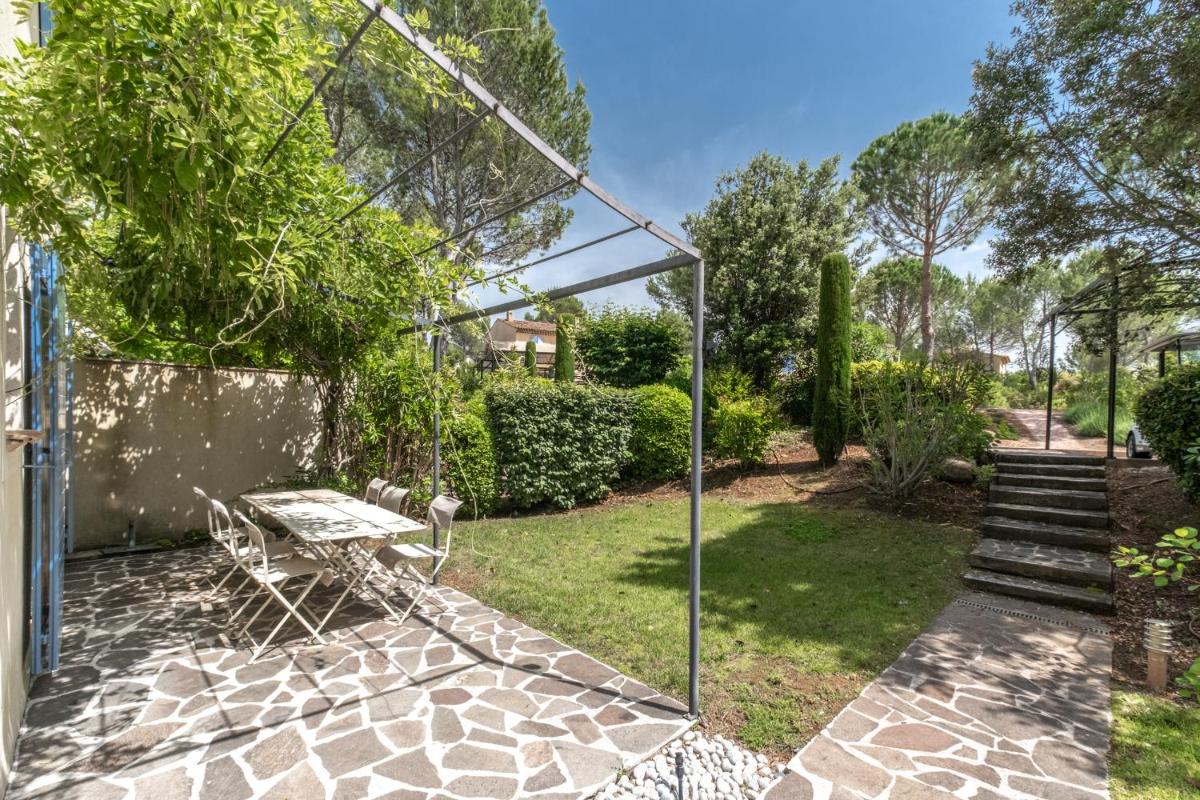 Jardin de l'établissement Les Appartements et Maisons du Domaine de Saint Endréol Golf & Spa Resort