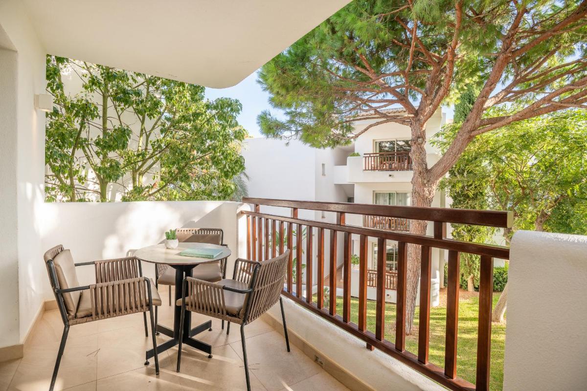 Un balcón o terraza de Inturotel Esmeralda Park