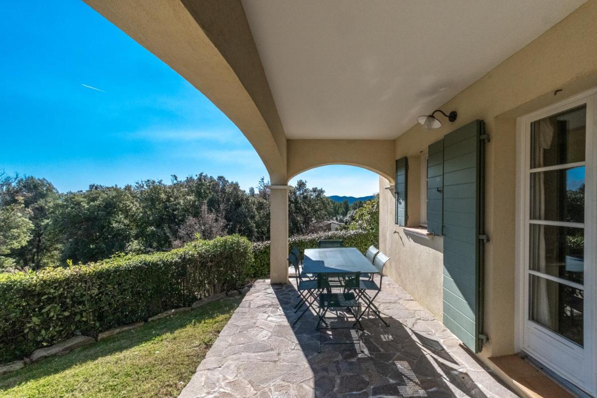 Balcon ou terrasse dans l'établissement Les Appartements et Maisons du Domaine de Saint Endréol Golf & Spa Resort