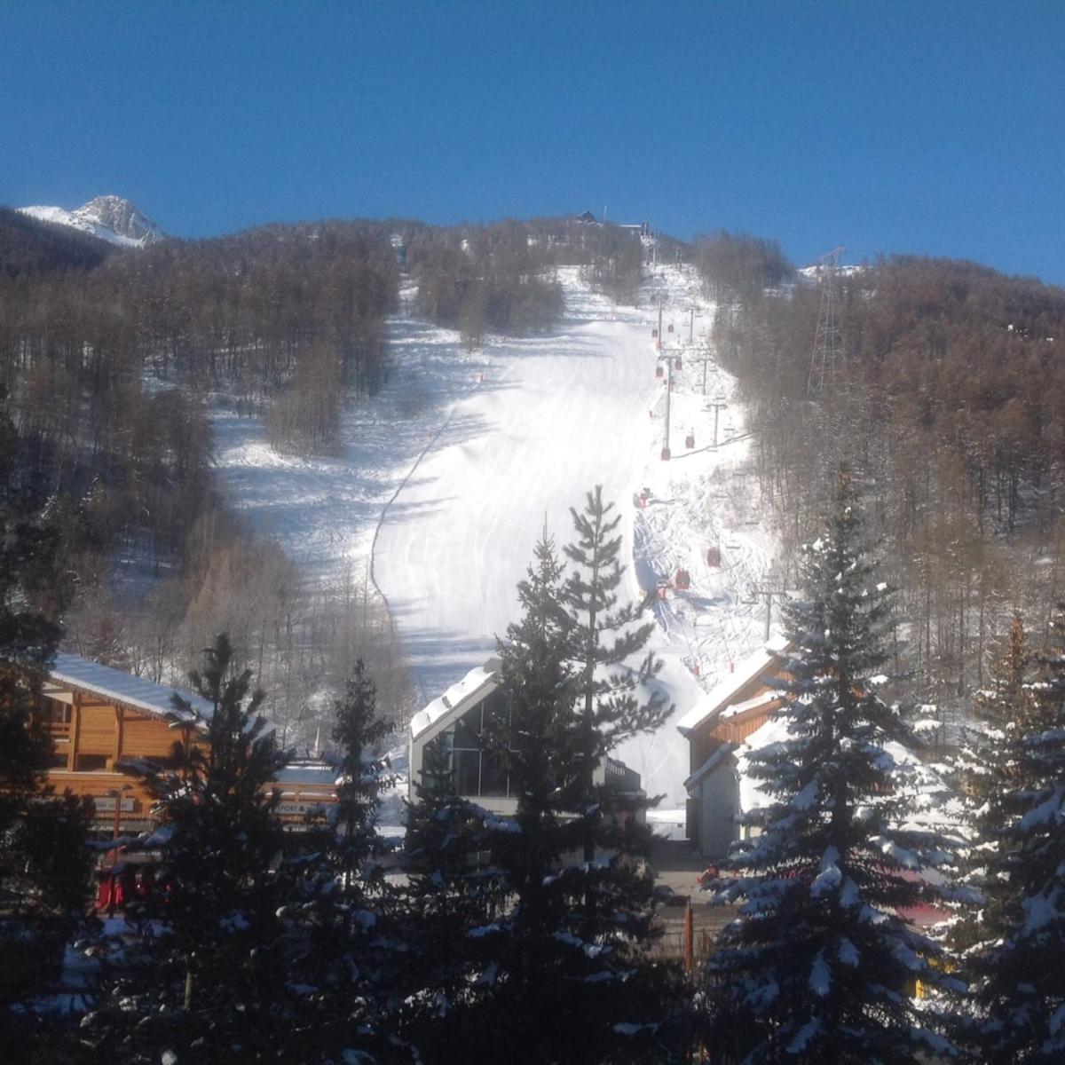 Apt Or Chalet Near The Slopes Saint Chaffrey - Housity