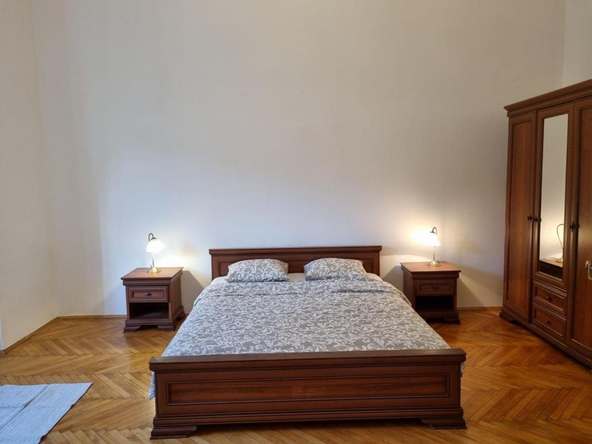 APEX APARTMENT - Housity