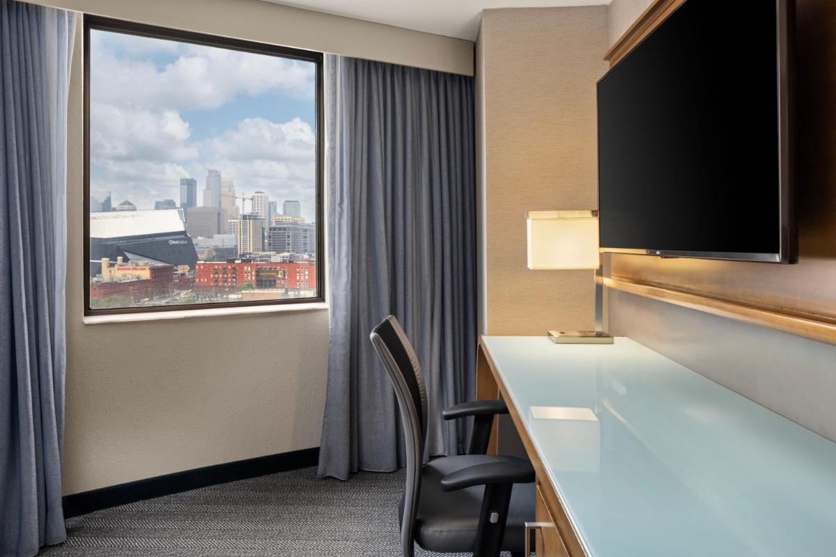 Courtyard by Marriott Minneapolis Downtown - Housity