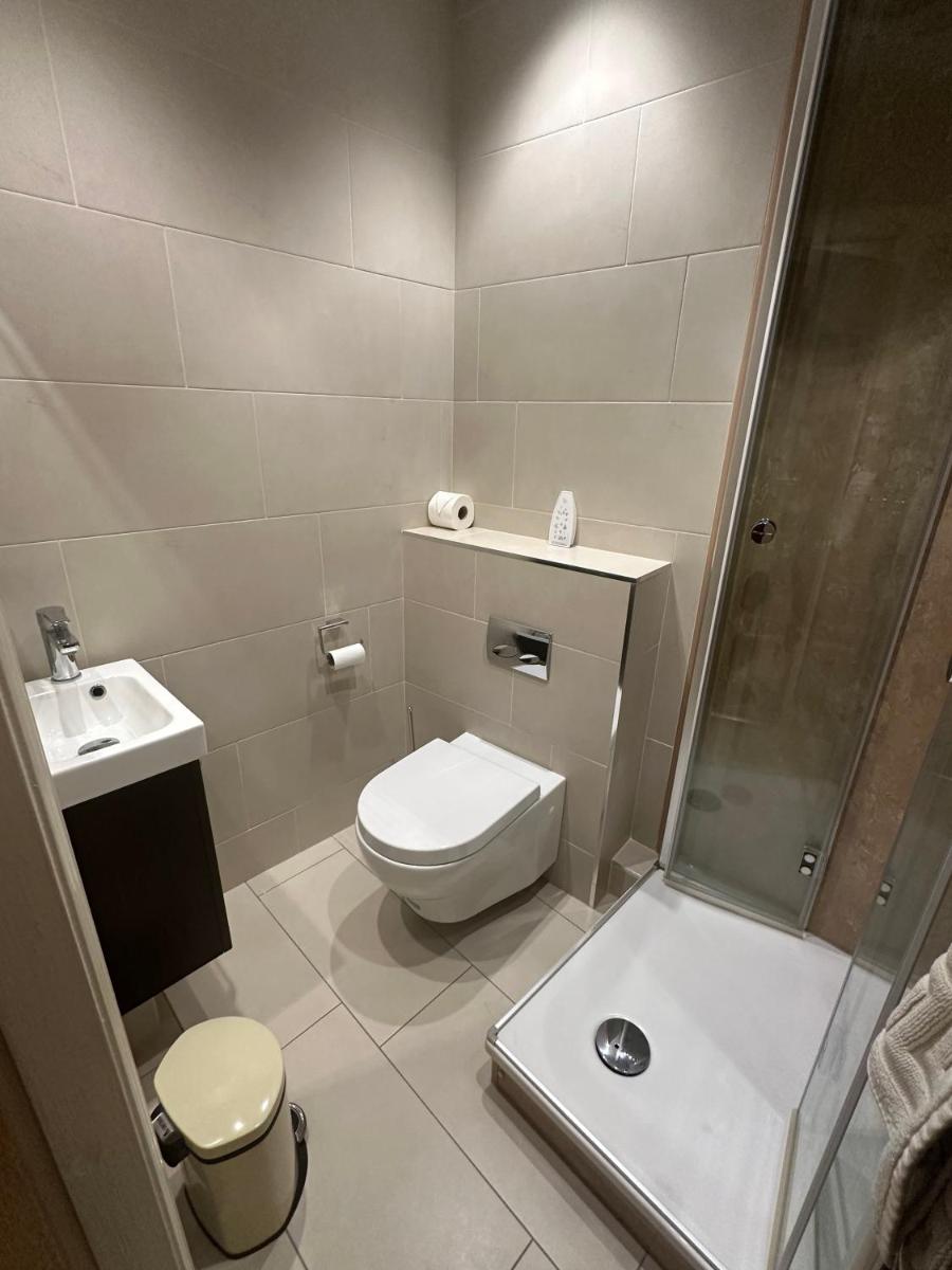 Vane House - Housity