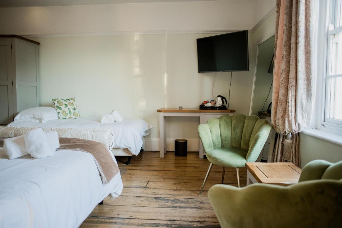 The Grove Ferry Inn - Housity