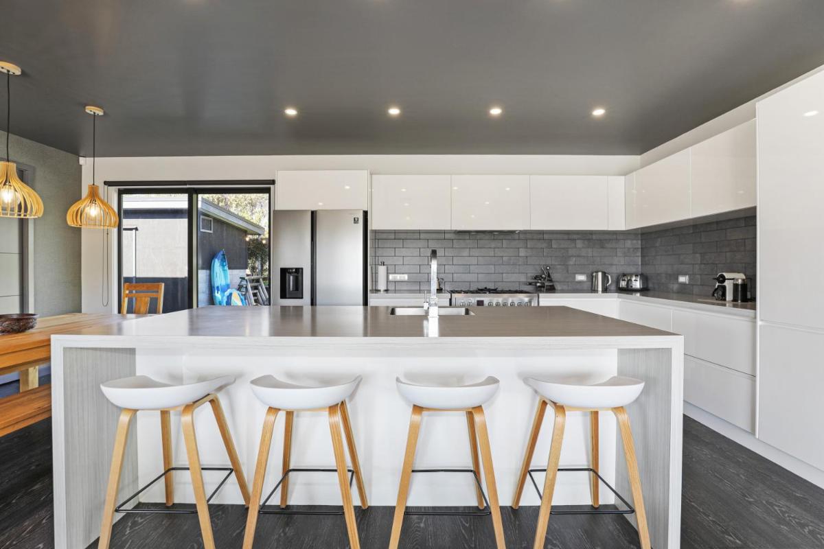 Lake Tarawera Gem - Hizvo