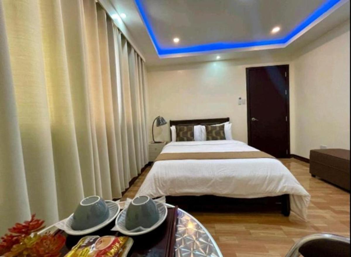 Hillside Hotel - Housity