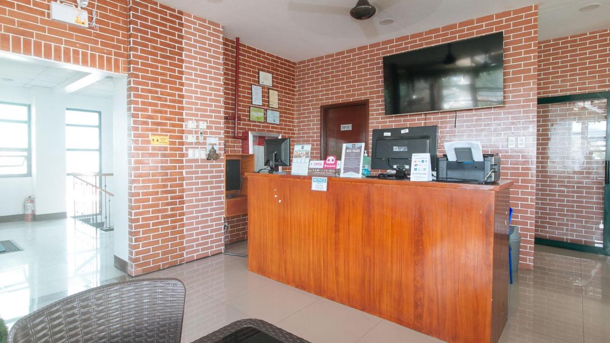 M28 Hotel and Apartments Quezon City - Housity