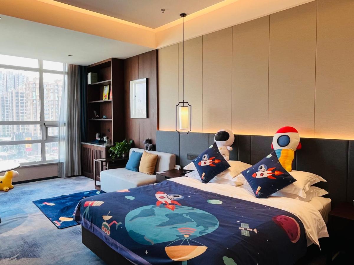 云瑞凤凰酒店 - Housity