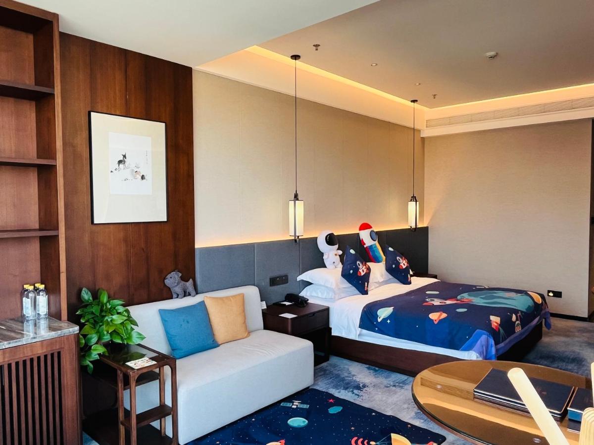 云瑞凤凰酒店 - Housity