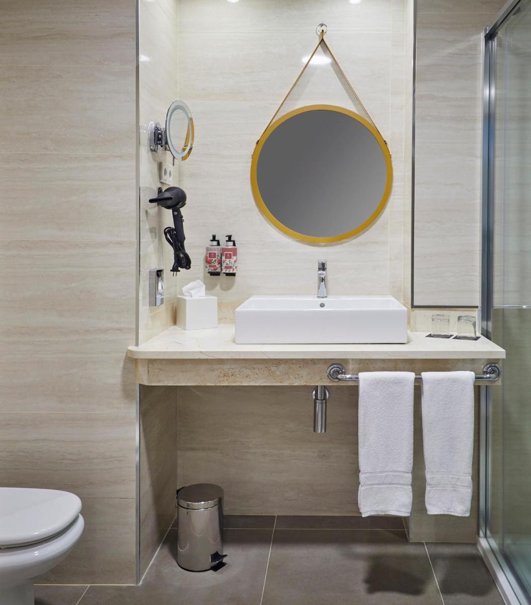 Un baño de Hesperia Sevilla