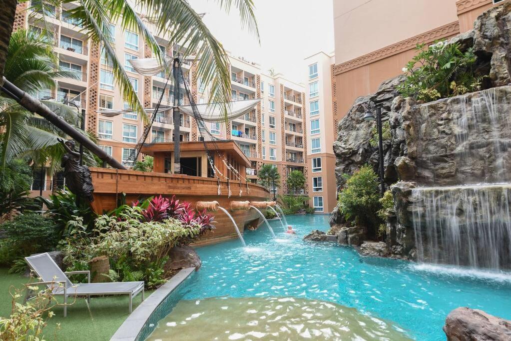 Atlantis Condo Resort pattaya by LJ - Housity