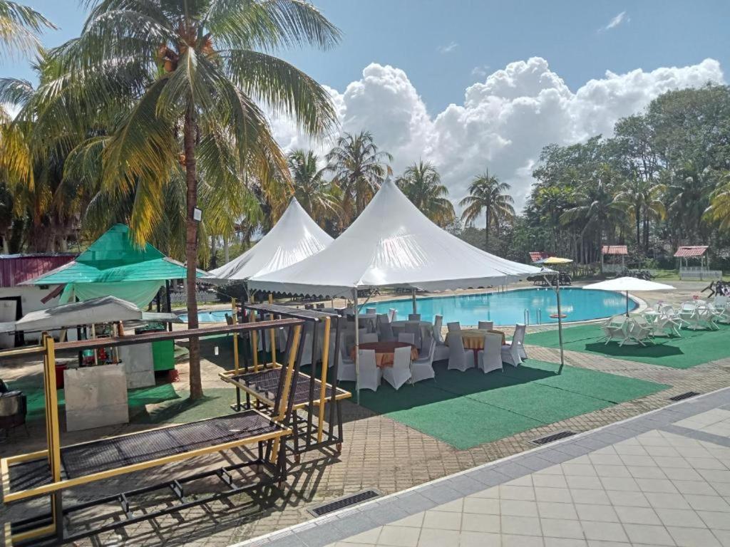 THE CLOVE MONT HOTEL - Housity