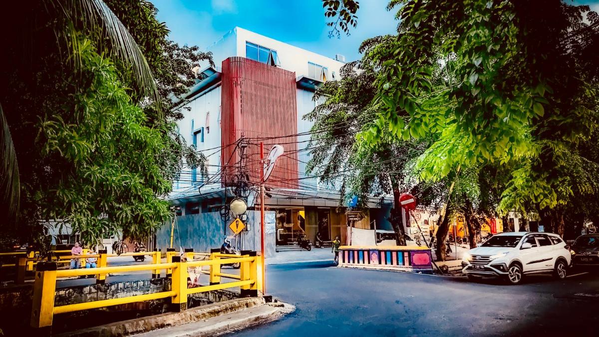Qube Hotel by 98hospitality - Housity