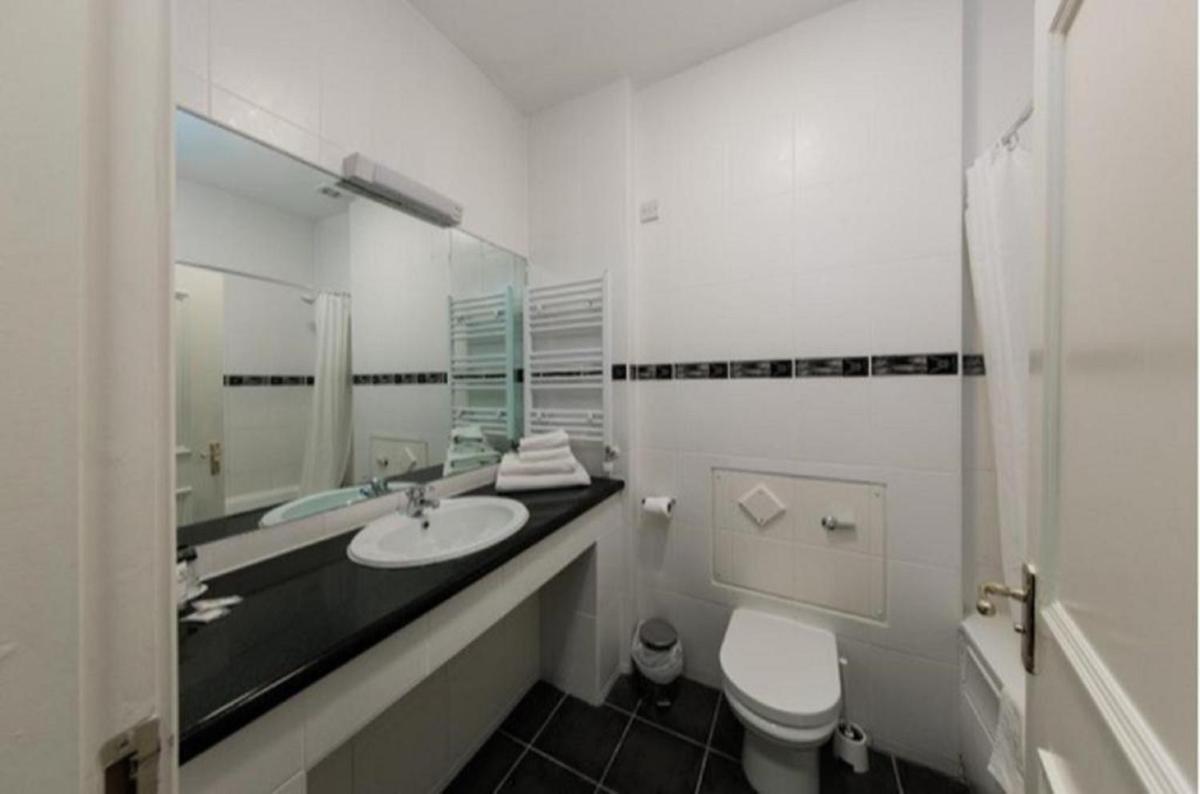 The Abbeyleix Manor Hotel - Housity
