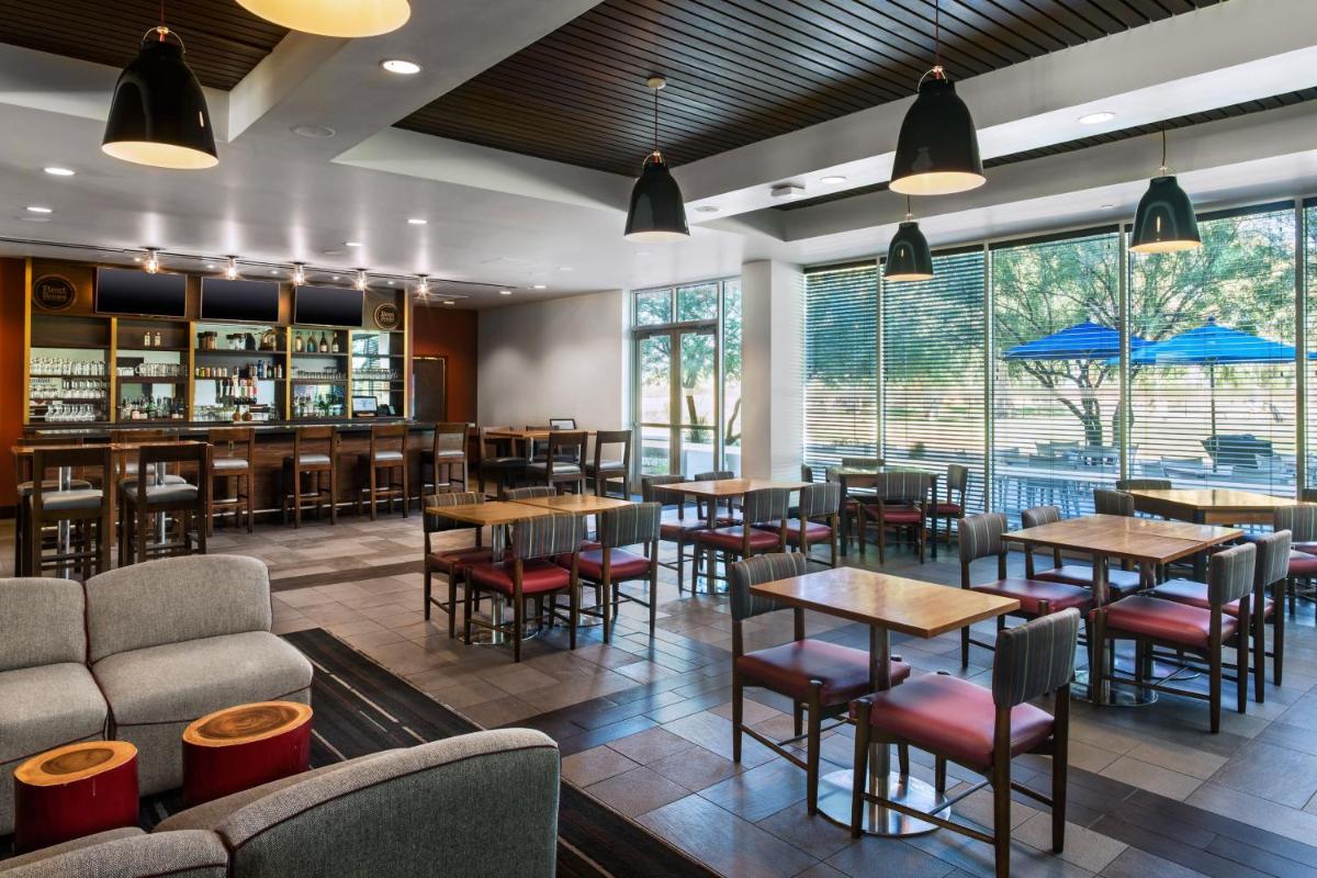 Four Points by Sheraton at Phoenix Mesa Gateway Airport - Housity