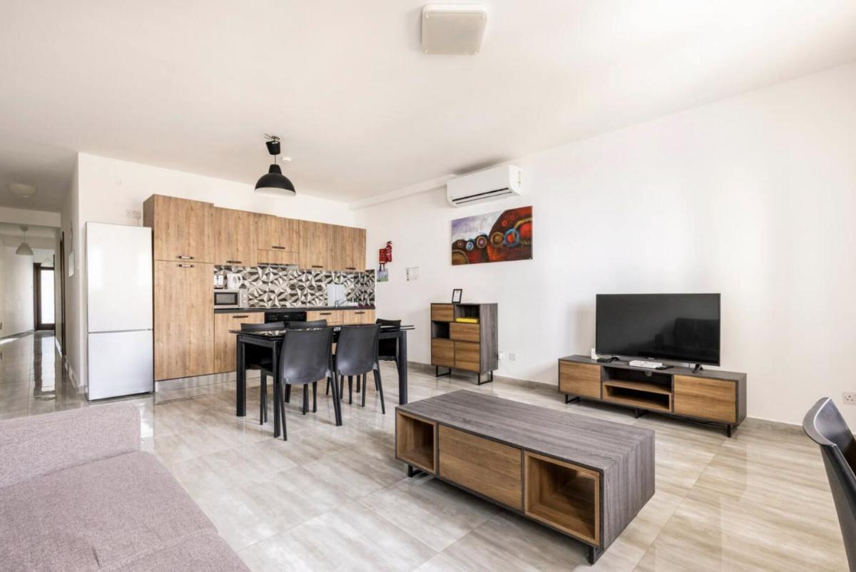 F8 Room 1, Private Double room with private bathroom in shared Flat - Housity
