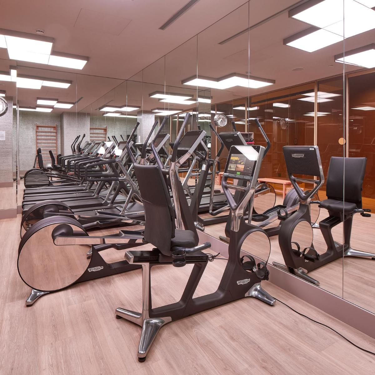 Gimnasio o instalaciones de fitness de Alàbriga Hotel GL