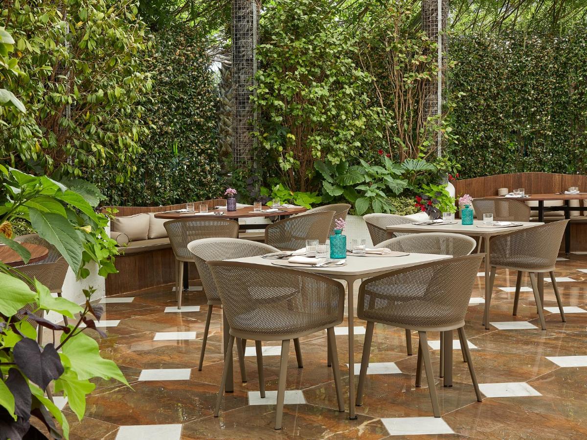 Jardín al aire libre en Alàbriga Hotel GL