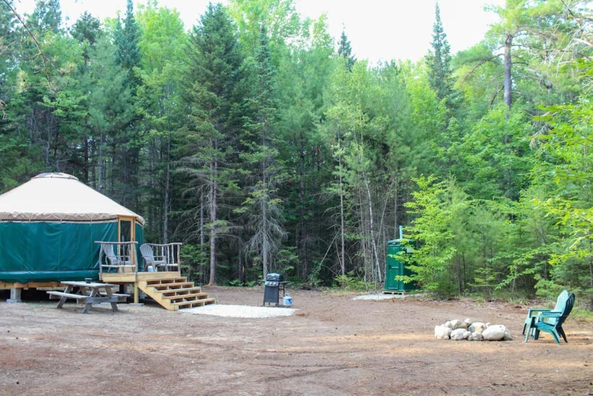 Allie Mae Yurt nestled in the woods - Housity