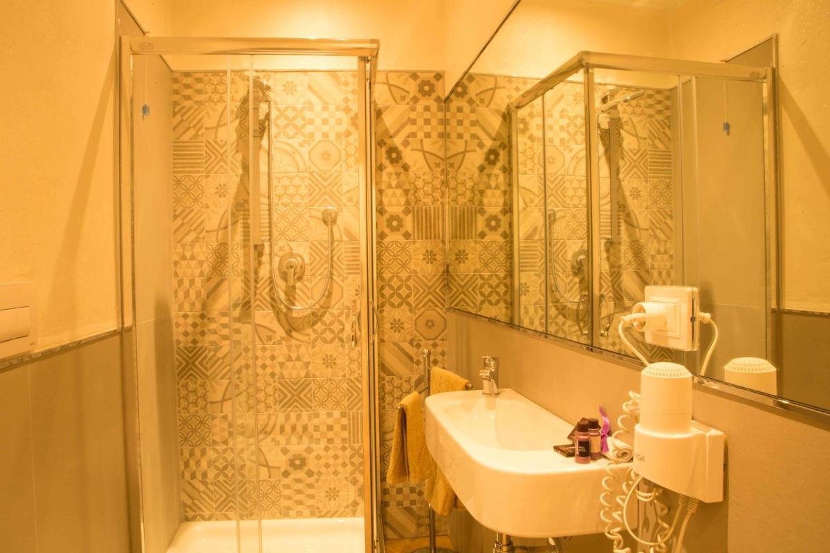 Hotel Vatluna - Housity
