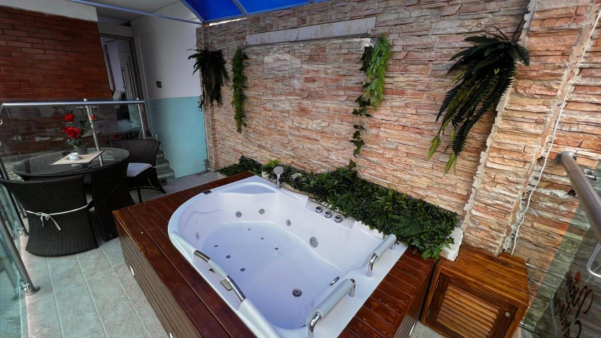 PISCINA SARITA CLUB BOUTIQUE - Hizvo