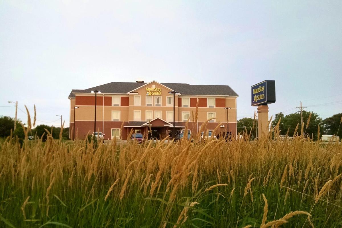 MainStay Suites Grand Island - Housity