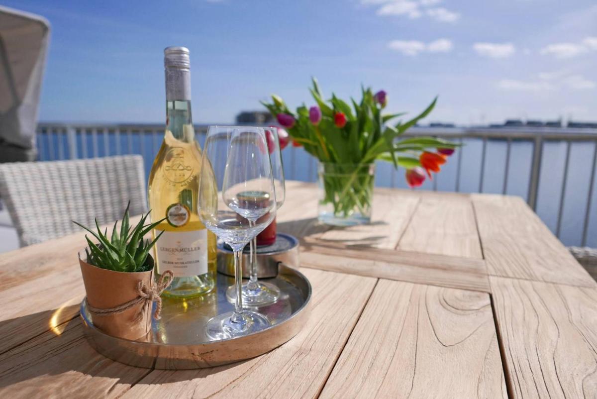 Marina Lounge - Housity