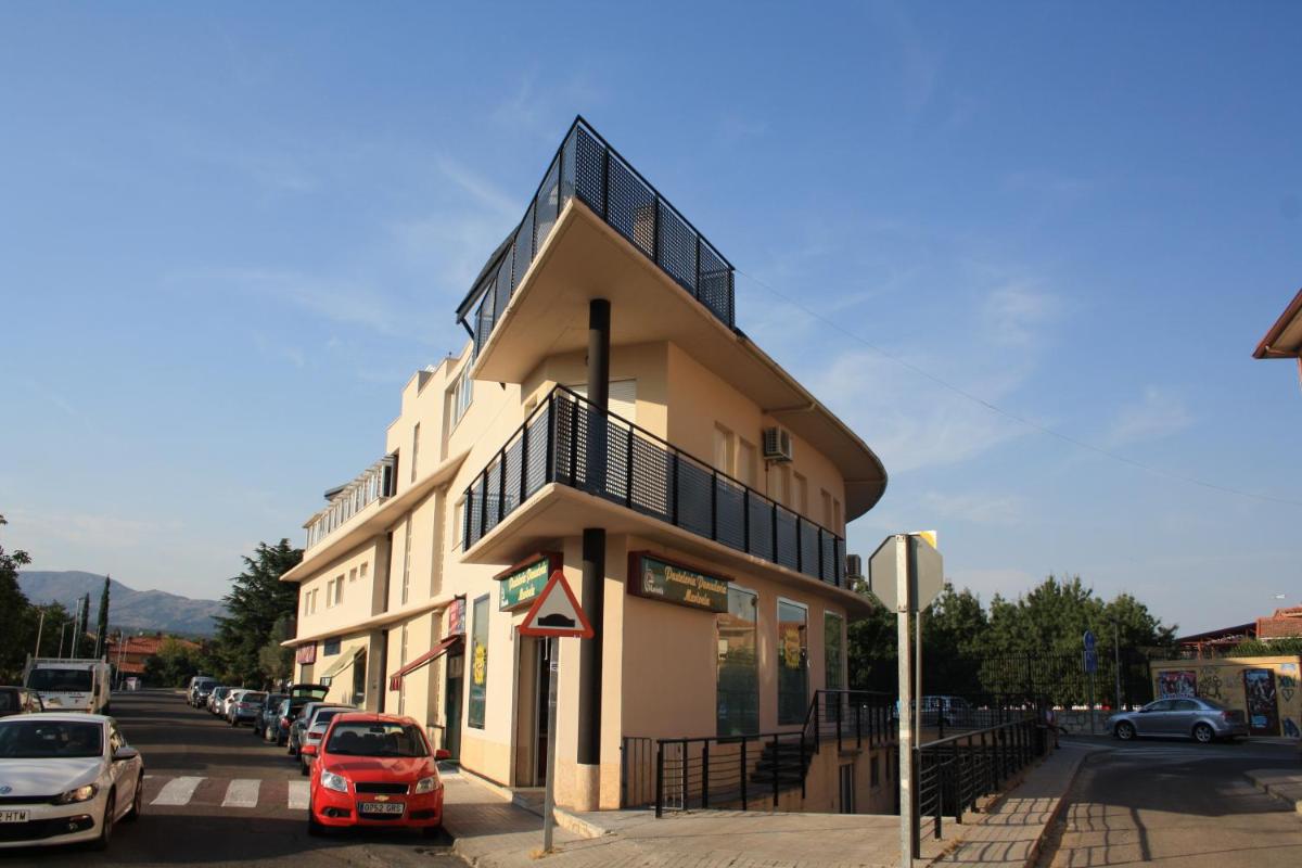 AR Apartamentos Soto Del Real - Housity