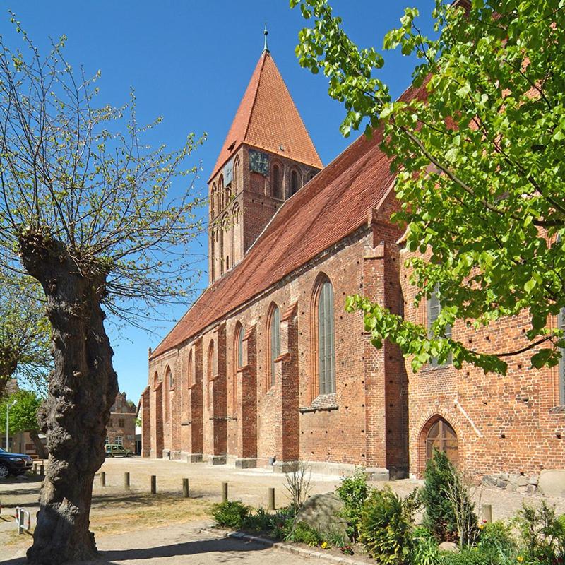 NEU! Kleinstadtferienhaus Grimmen - Housity
