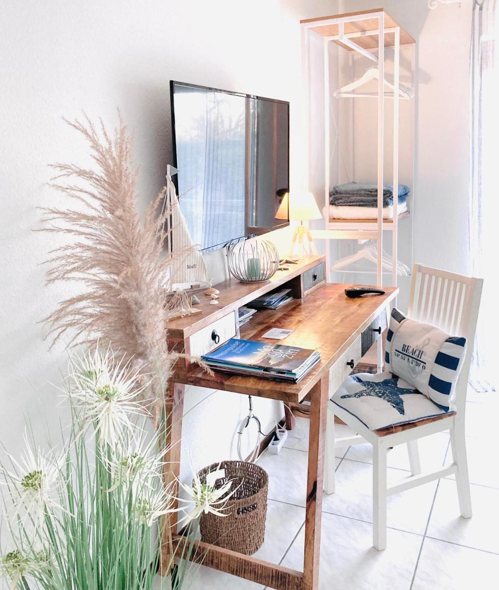 Seebrise Ferienwohnung, Auszeit in ruhiger Lage, Bodensee Nähe, Privatparkplatz, Wlan, Smart TV - Housity