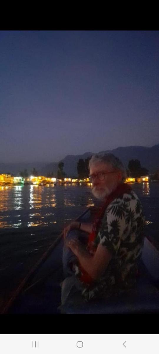 Suitetrails - HOUSE BOAT LUXURIOUS PALACE House Boat Luxurious Palace&Tours