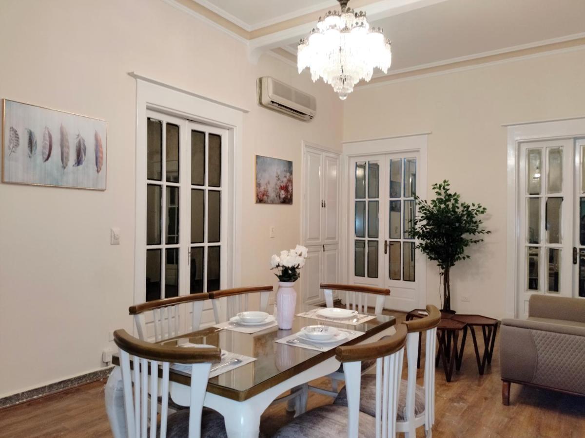 Suitetrails - Royal Apartment in Talaat Harb Downtown Cairo