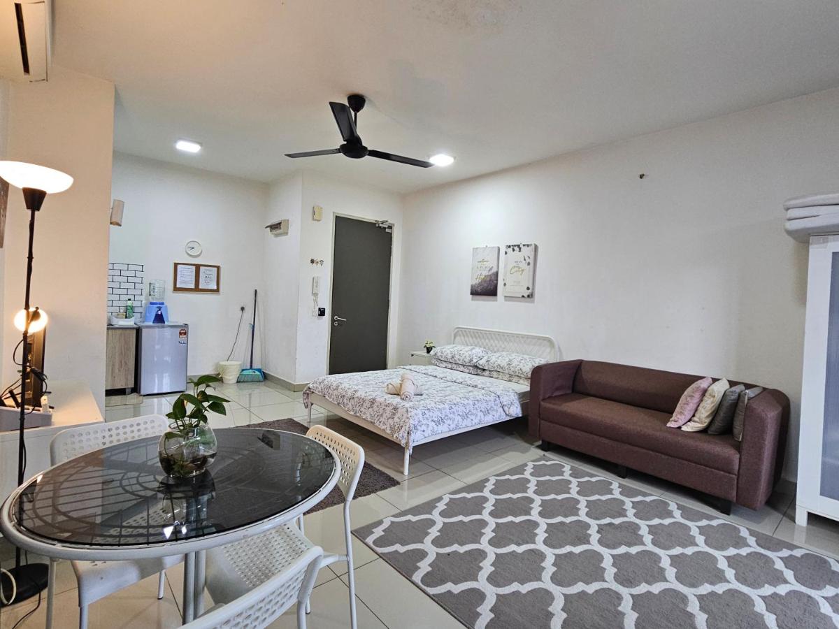 Urban 360 Studio by La Ritz - Housity