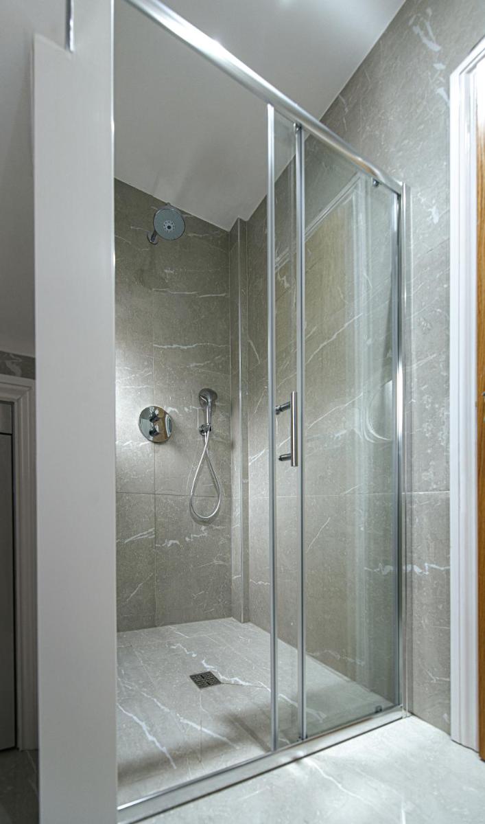 Suitetrails - Ealing Residency