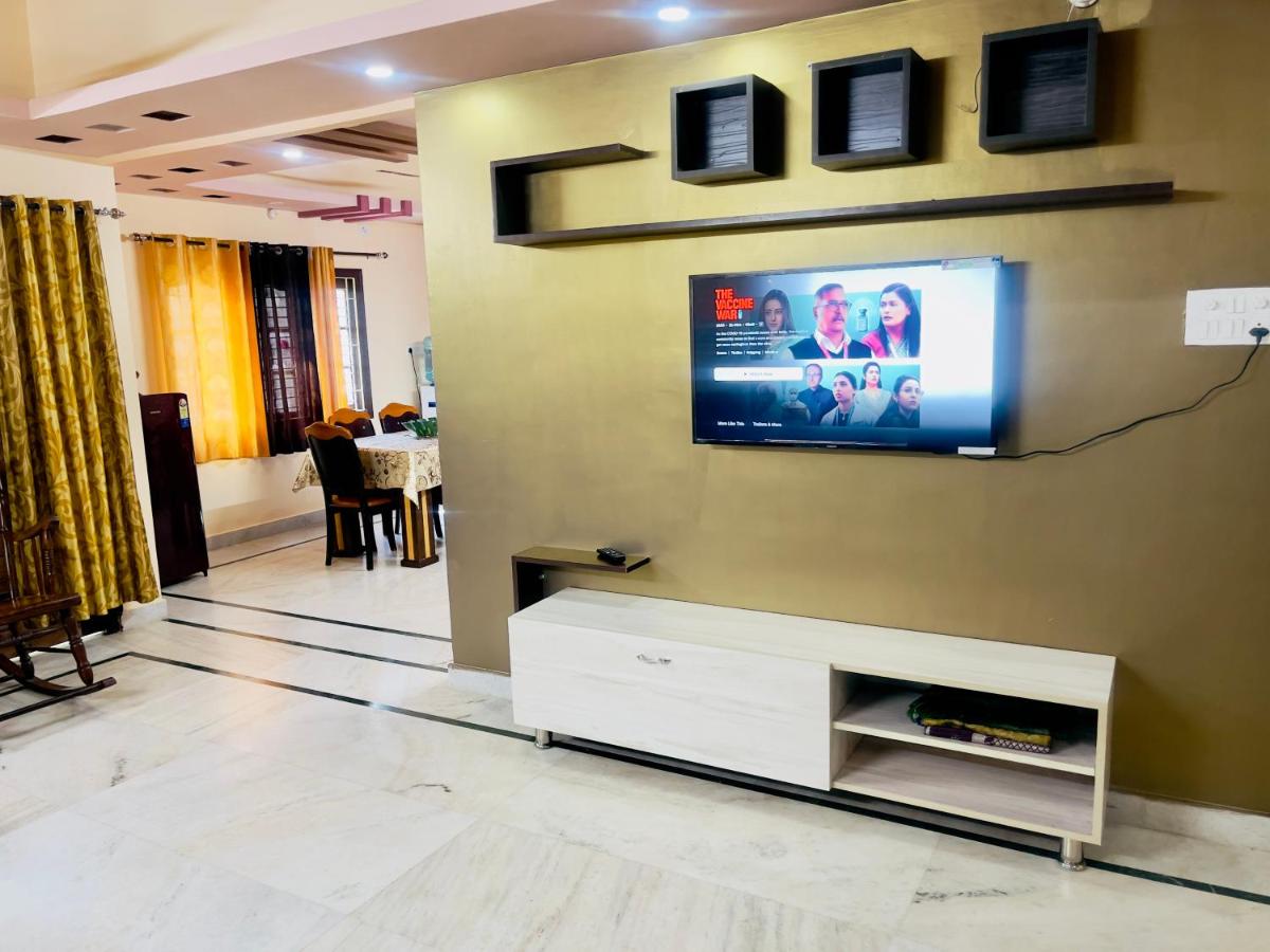 Suitetrails - Prince Castle-4BHK Apartment,Guesthouse