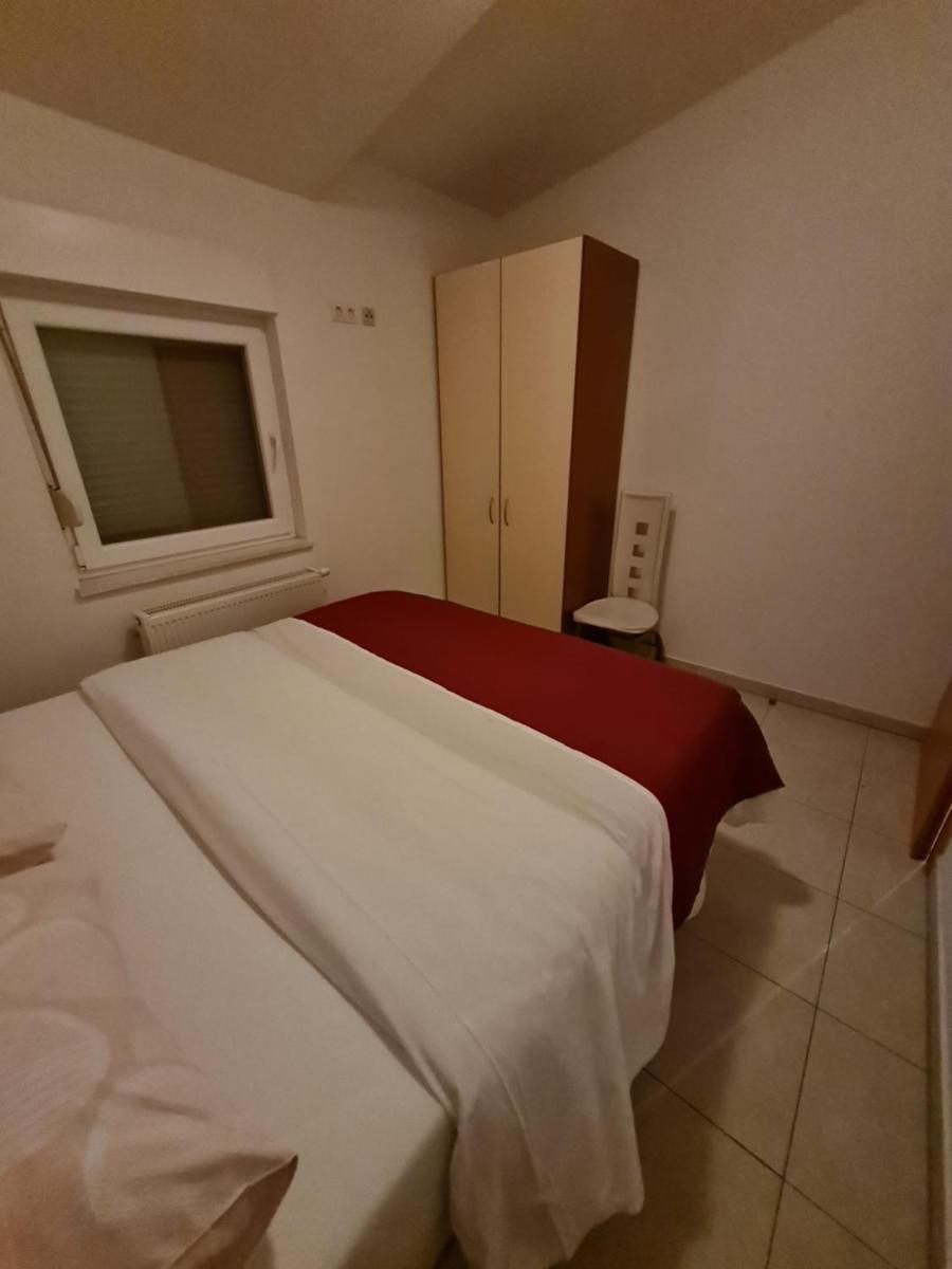 Apartments and rooms Niki 2 - Housity