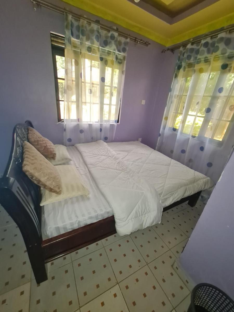Christa's Haven - Housity