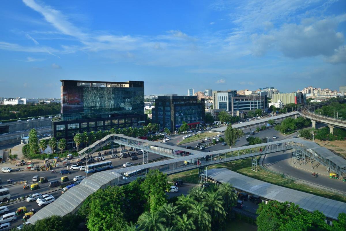a busy city with traffic on a busy freeway at The Westin Gurgaon, New Delhi in Gurgaon