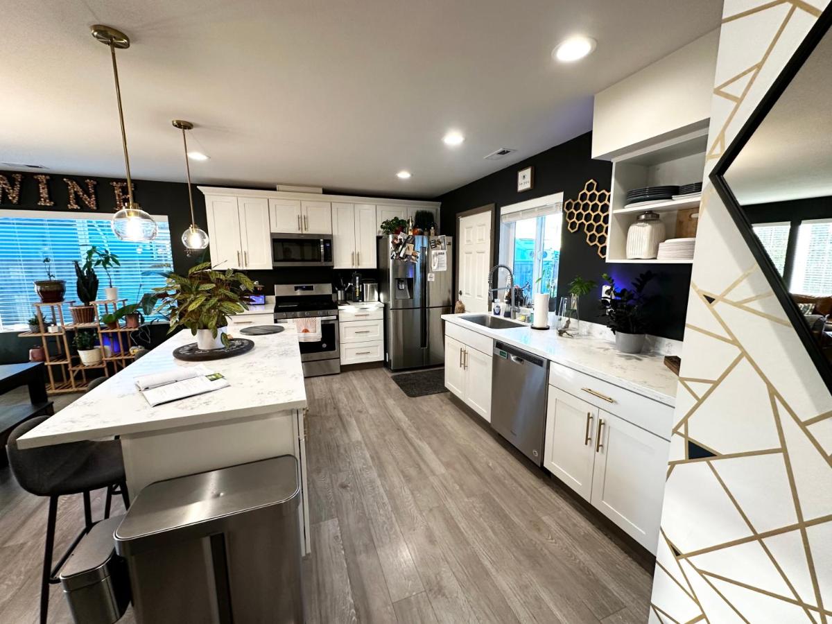 Central Tacoma Homestay with breakfast included -private room- - Housity