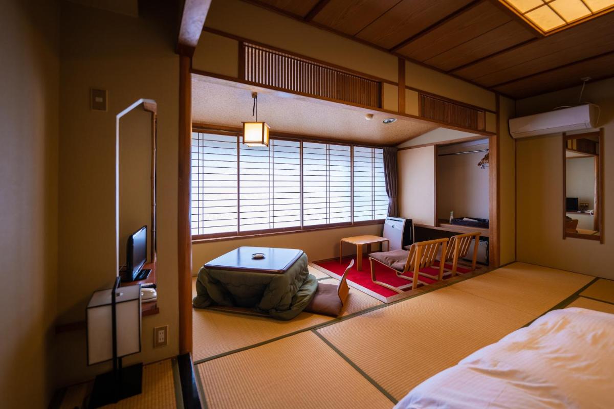 Sakahijiri Nikko - Housity