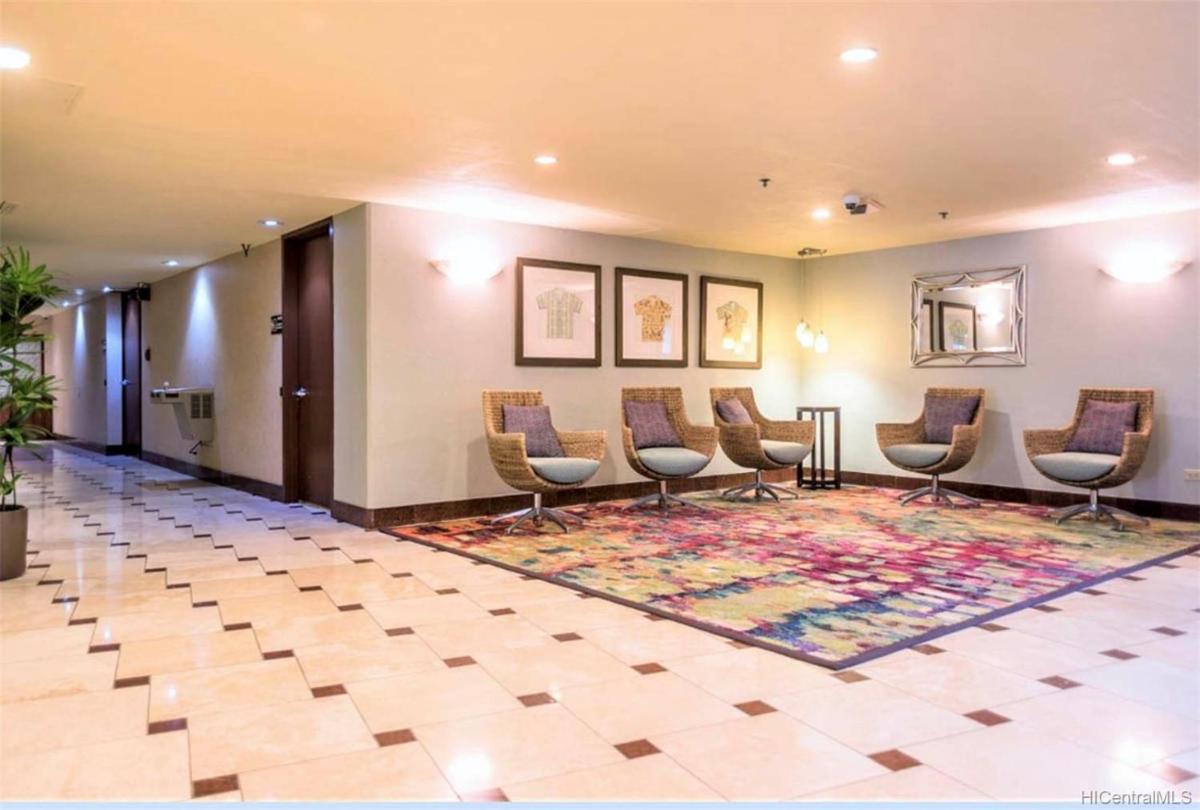 Marine Surf Waikiki - Housity