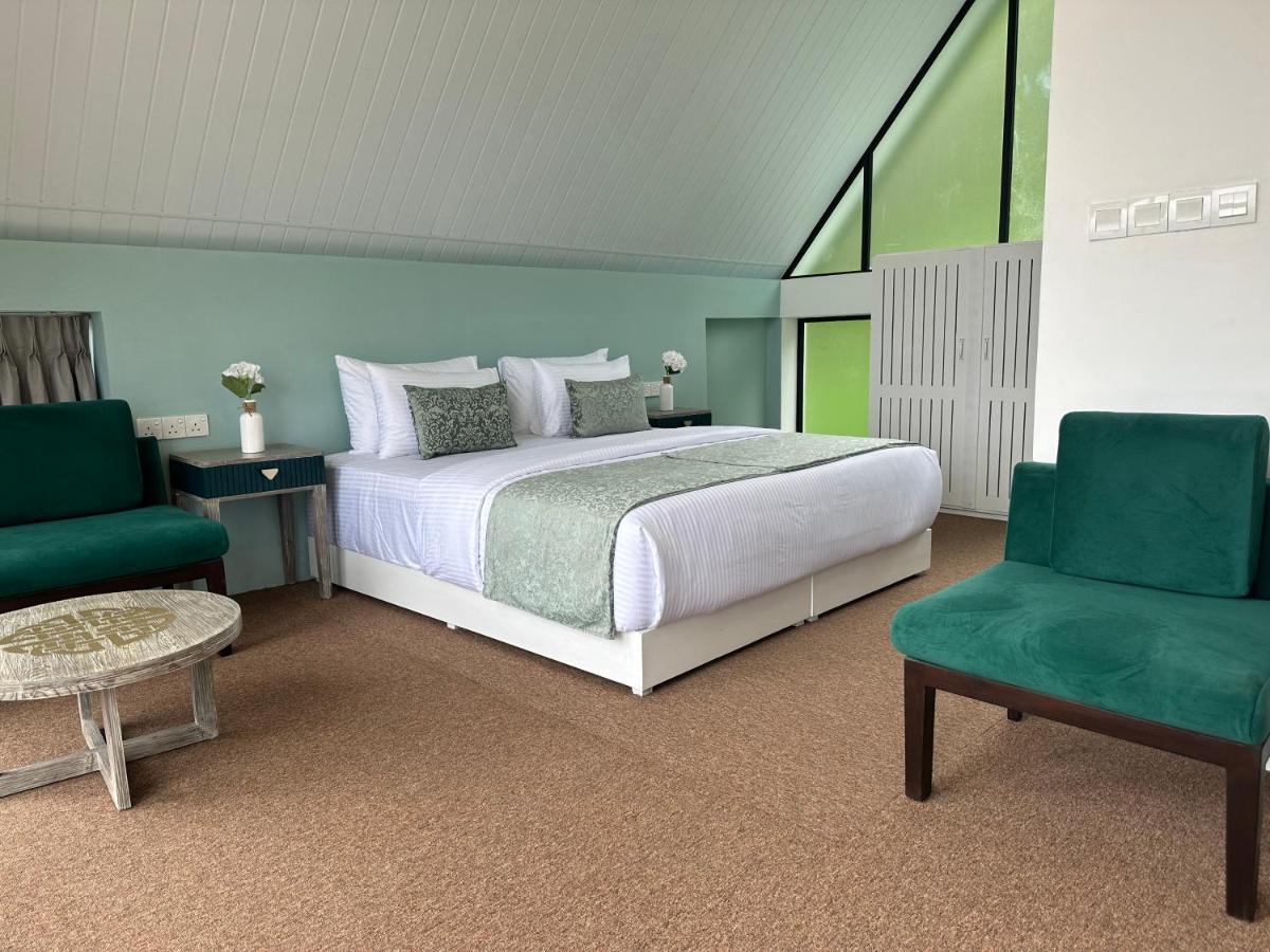 Hummingbird St.Clare Villas - Housity