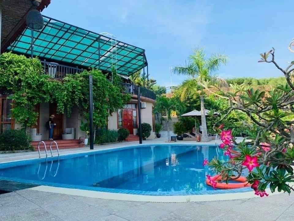 Phong Nha Lake House Resort - Housity