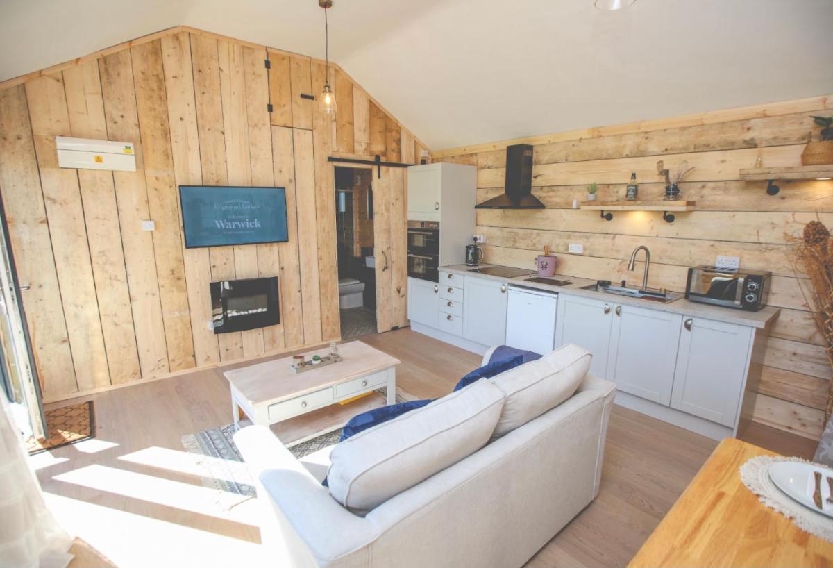 Edgmond Lodges - Scropton - Housity