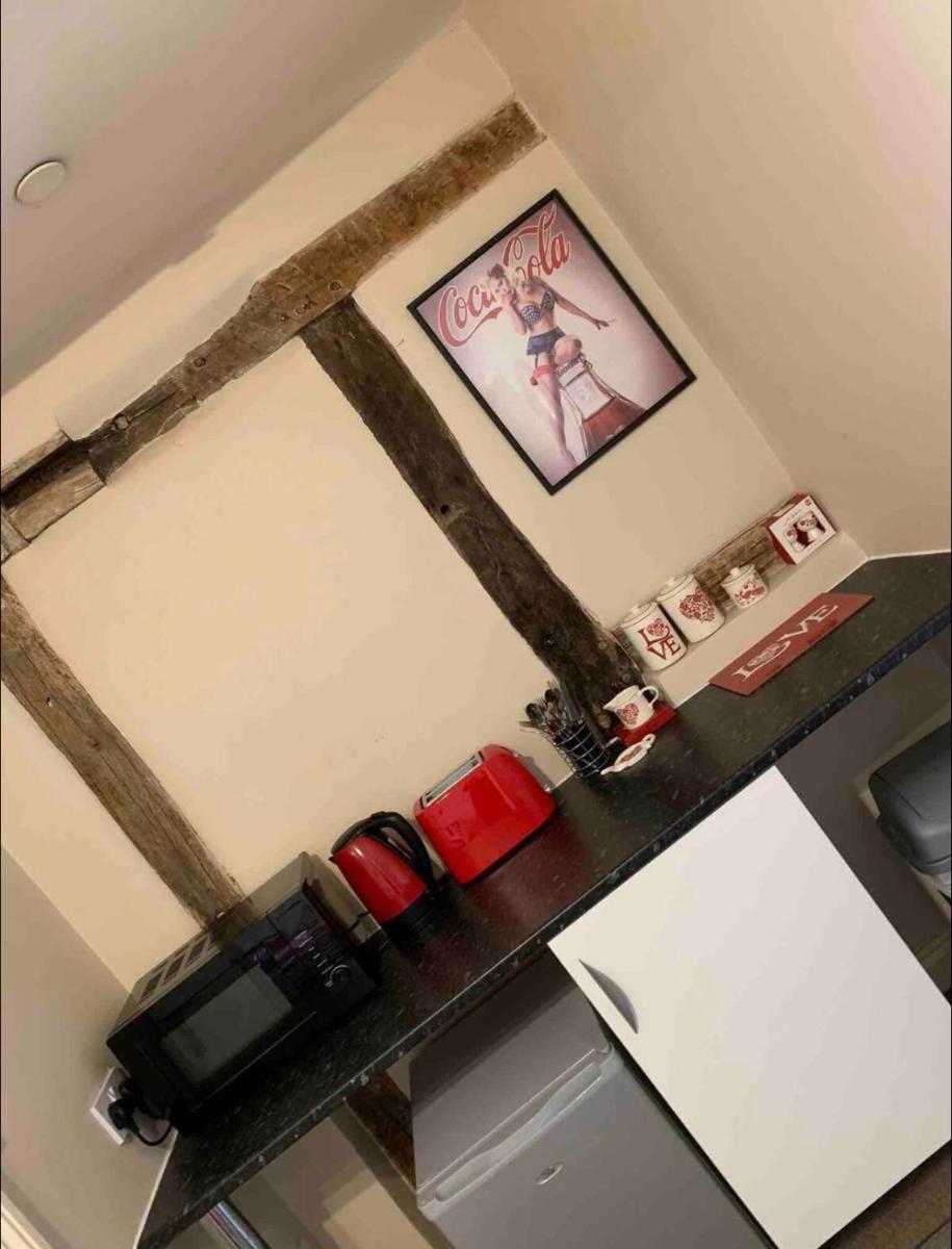 Studio Double. Own bathroom, shared kitchen - Housity