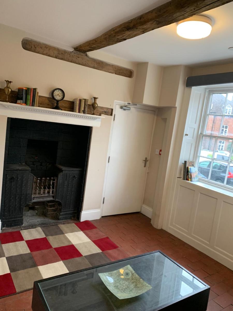 Studio Double. Own bathroom, shared kitchen - Housity